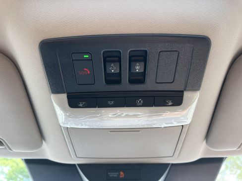 New 2026 Nissan Pathfinder Platinum AWD/4WD image 12
