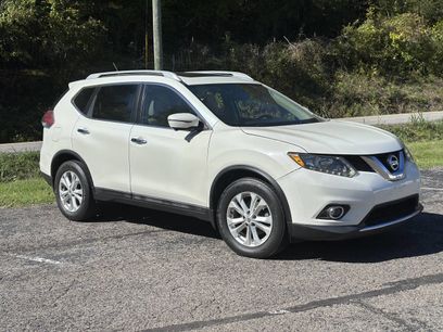 Used 2016 Nissan Rogue SV w/ SV Premium Package