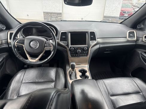 Used 2017 Jeep Grand Cherokee Limited AWD/4WD image 11