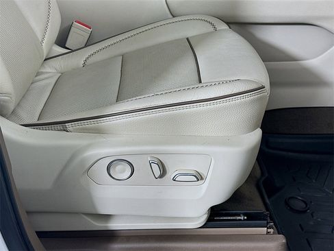 Used 2021 GMC Yukon Denali w/ Denali Premium Package image 24