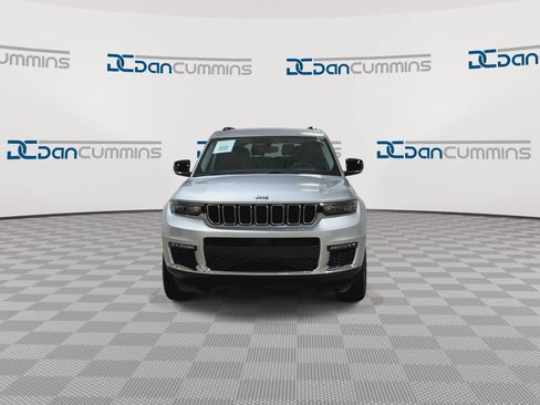 Used 2023 Jeep Grand Cherokee L Limited AWD/4WD image 4