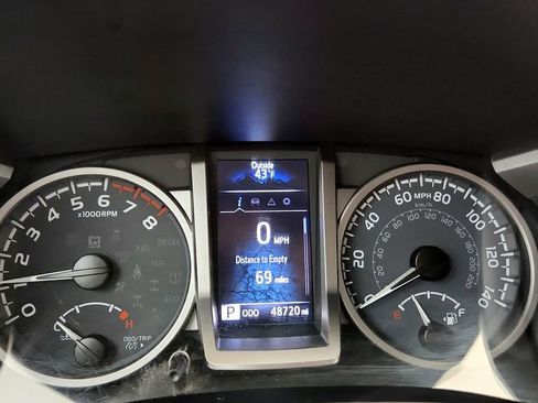 Certified 2023 Toyota Tacoma SR5 AWD/4WD image 26