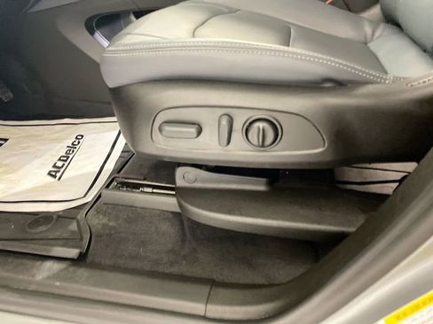 Certified 2023 Buick Enclave Essence w/ Experience Buick Package image 25