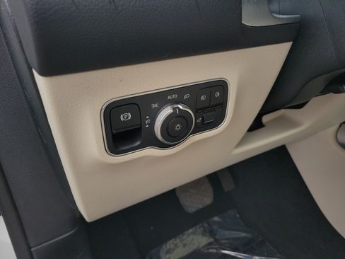 Certified 2023 Mercedes-Benz GLB 250 image 20
