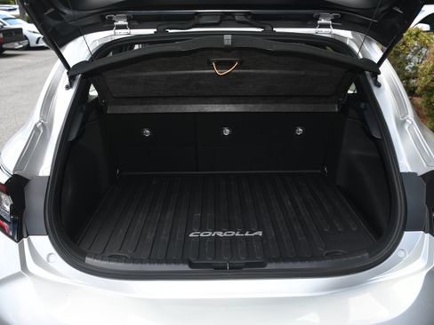 Used 2025 Toyota Corolla SE FWD image 16