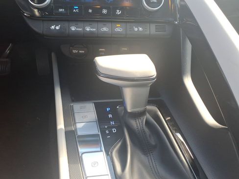 Certified 2023 Hyundai Elantra Limited FWD image 24