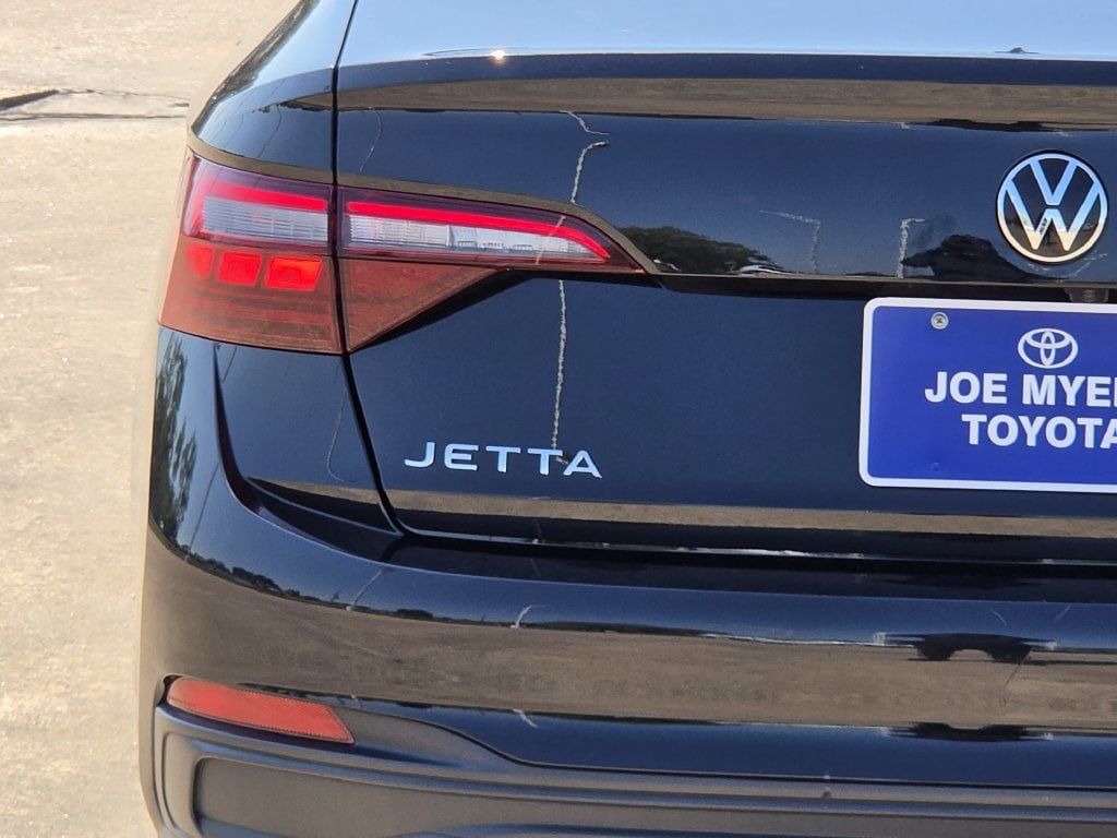 Used 2024 Volkswagen Jetta SE FWD image 10