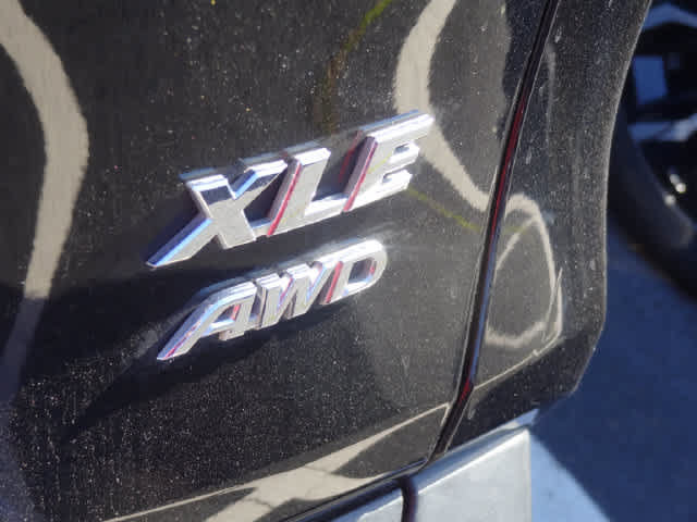 Used 2024 Toyota RAV4 XLE AWD/4WD image 6