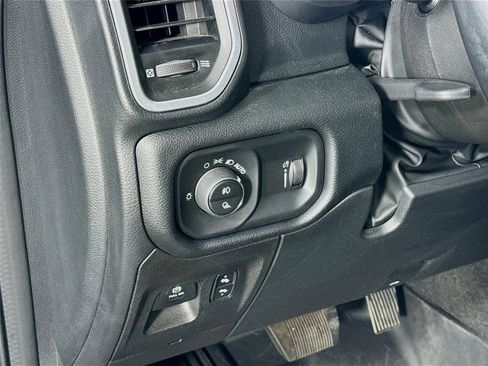 Used 2022 RAM 1500 Big Horn AWD/4WD image 4