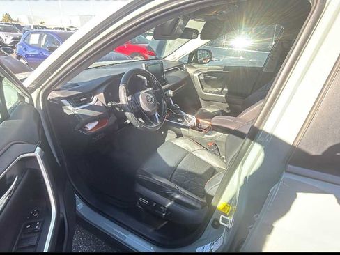 Used 2020 Toyota RAV4 Adventure image 3