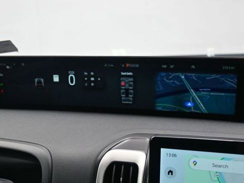 New 2025 Ford Expedition Active image 16