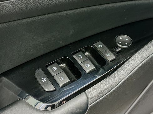 Used 2024 Kia Sportage EX AWD/4WD image 15