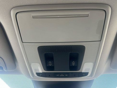 Used 2023 Honda Pilot Touring image 16