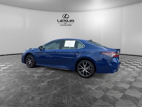 Used 2024 Toyota Camry SE w/ Cold Weather Package FWD image 5
