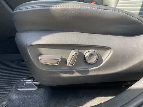 Used 2024 Toyota Highlander XSE image 22