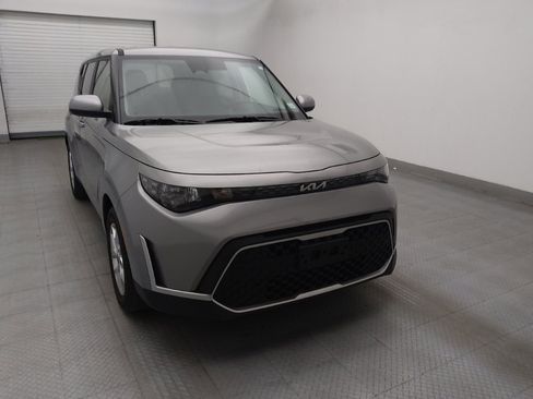 Used 2025 Kia Soul LX image 14