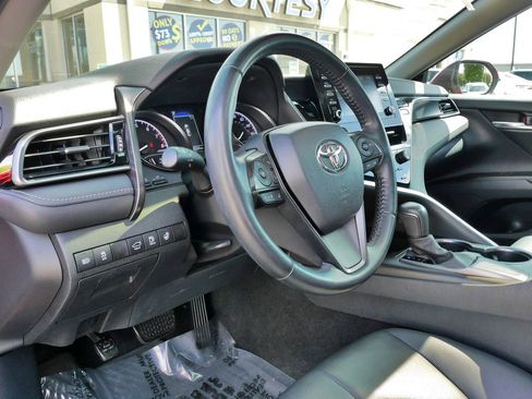 Used 2021 Toyota Camry SE w/ Cold Weather Package FWD image 22