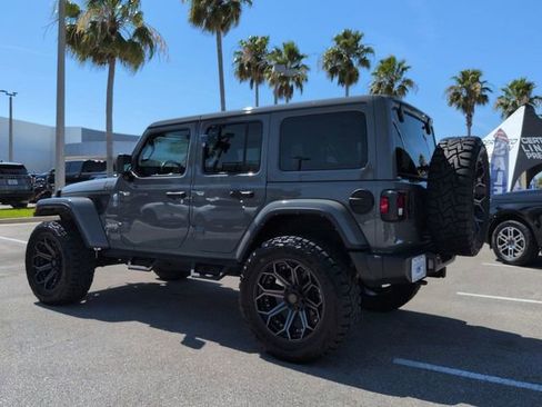 Used 2022 Jeep Wrangler Unlimited Sahara w/ Cold Weather Group AWD/4WD image 6