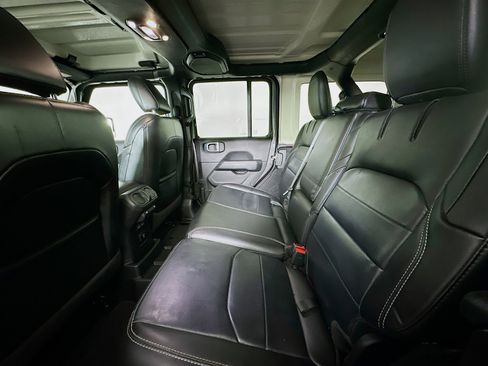 Used 2021 Jeep Wrangler Sahara image 27
