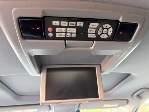 Used 2017 Honda Pilot Touring image 17