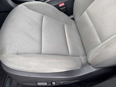 Used 2018 Hyundai Santa Fe Sport w/ 2.4L Value Package 02 FWD image 4