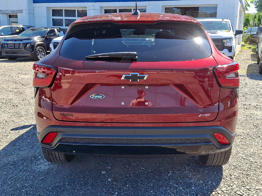 Certified 2024 Chevrolet Trax RS w/ Driver Confidence Package FWD image 7