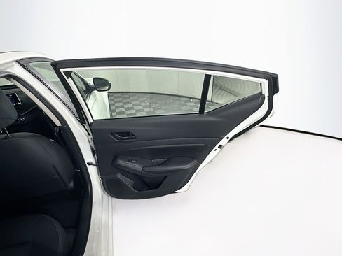 Used 2025 Nissan Altima 2.5 SV image 28