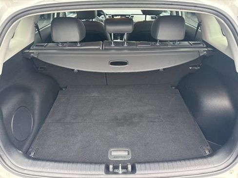 Used 2017 Kia Niro EX image 11