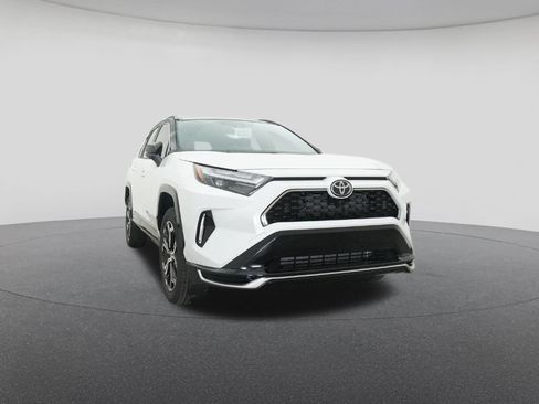 New 2025 Toyota RAV4 XSE AWD/4WD image 30