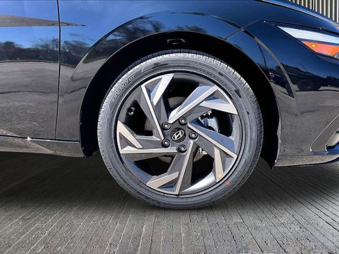 New 2026 Hyundai Elantra Limited FWD image 13