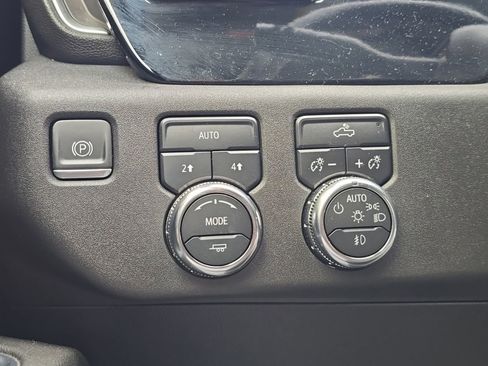 Used 2023 GMC Sierra 1500 Elevation w/ LPO, Elevation Black Package AWD/4WD image 16