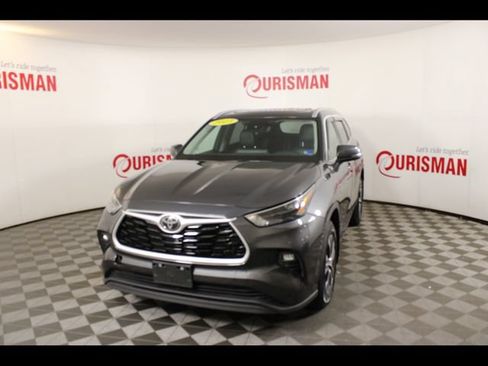 Used 2023 Toyota Highlander XLE AWD/4WD image 1