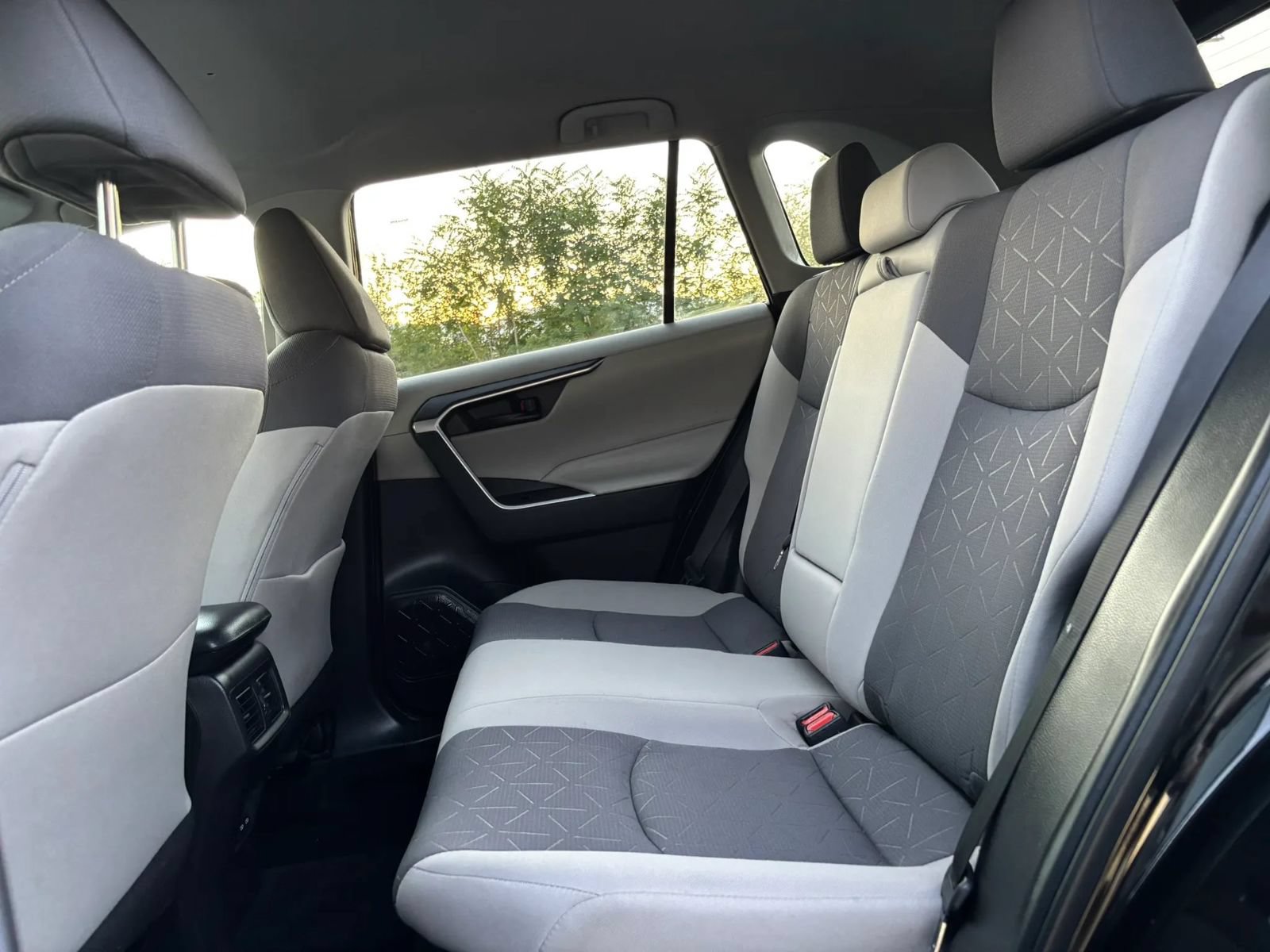 Used 2024 Toyota RAV4 XLE AWD/4WD image 17