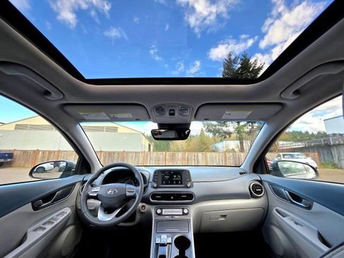 Used 2021 Hyundai Kona Limited image 23