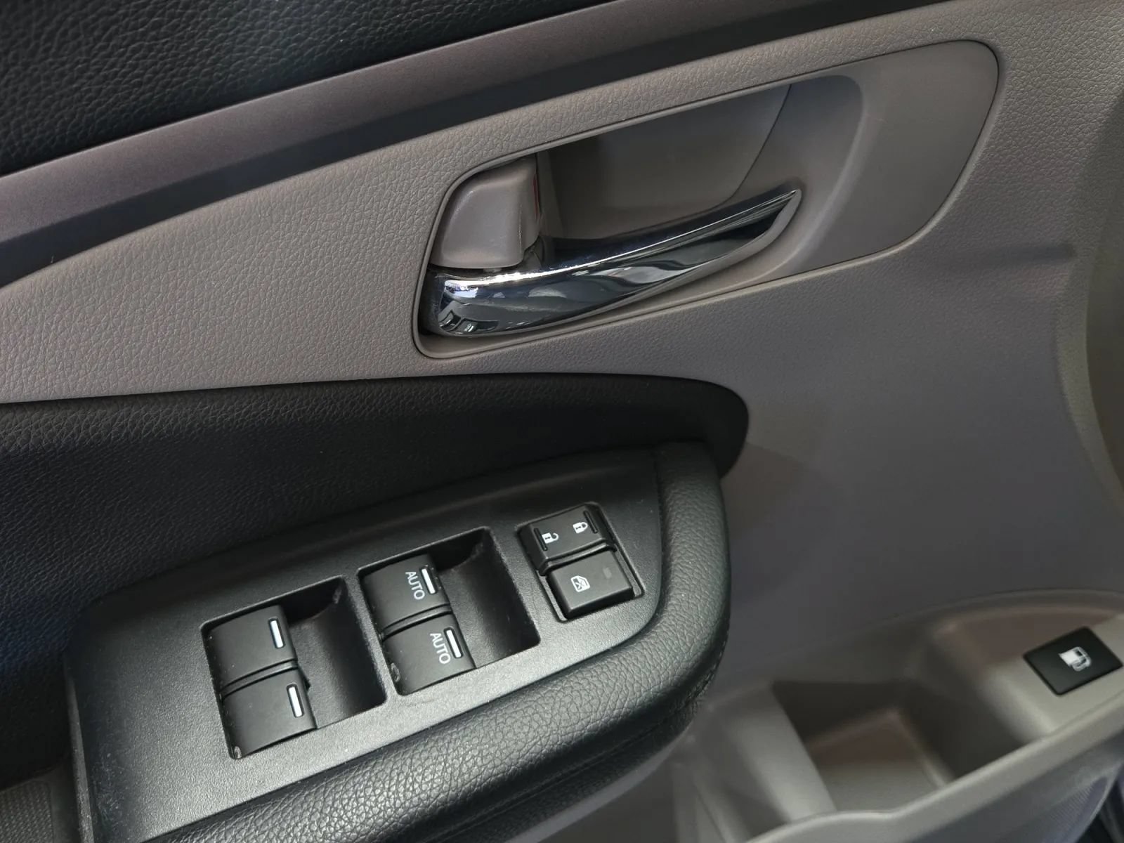 Used 2021 Honda Pilot EX image 14