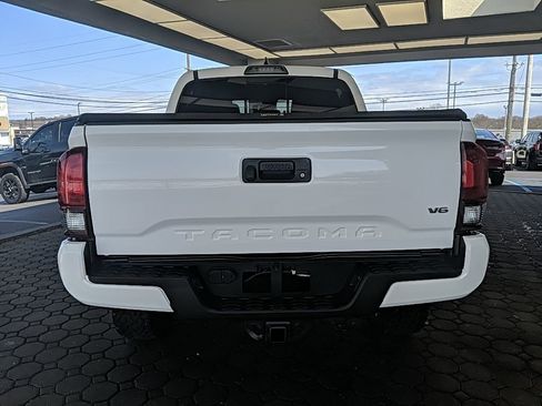 Used 2019 Toyota Tacoma TRD Sport image 8