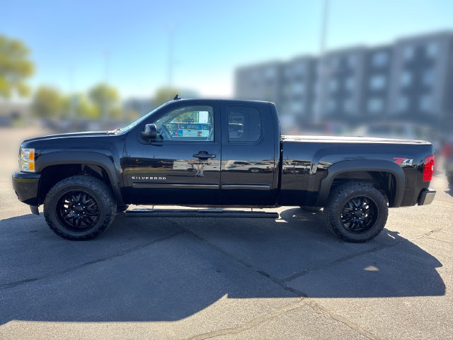 Used 2013 Chevrolet Silverado 1500 LTZ w/ LTZ Plus Package AWD/4WD image 2