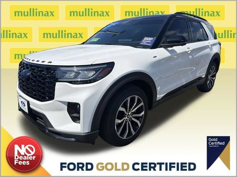 Certified 2025 Ford Explorer ST-Line w/ Premium Package RWD image 1