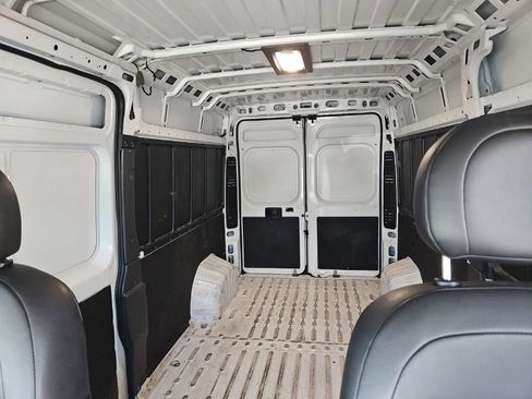 Used 2024 RAM ProMaster 2500 w/ Convenience Group FWD image 14