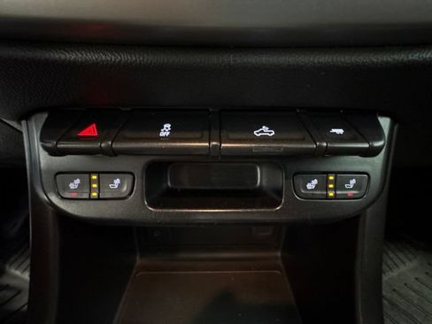 Used 2018 Chevrolet Colorado LT w/ Luxury Package, Chrome AWD/4WD image 28