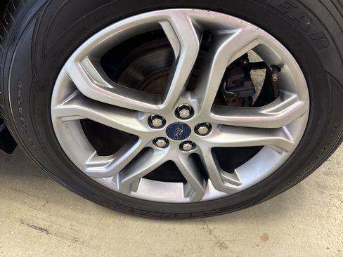 Used 2016 Ford Edge Titanium w/ Equipment Group 302A AWD/4WD image 34