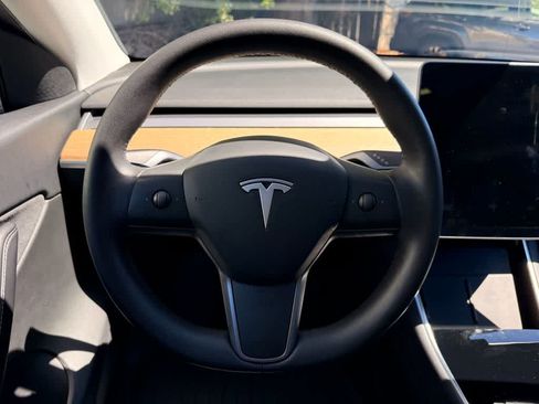 Used 2020 Tesla Model Y Long Range AWD/4WD image 16