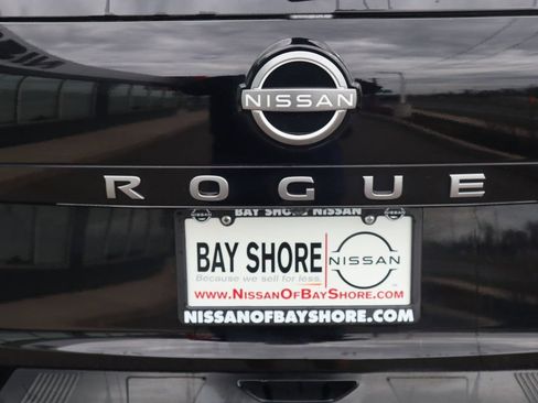 Certified 2025 Nissan Rogue SV AWD/4WD image 28