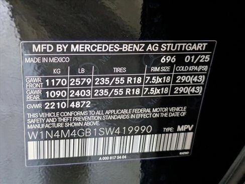 Used 2025 Mercedes-Benz GLB 250 image 24