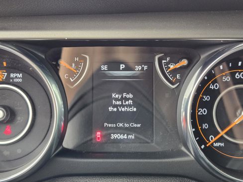 Used 2021 Jeep Gladiator Sport image 19