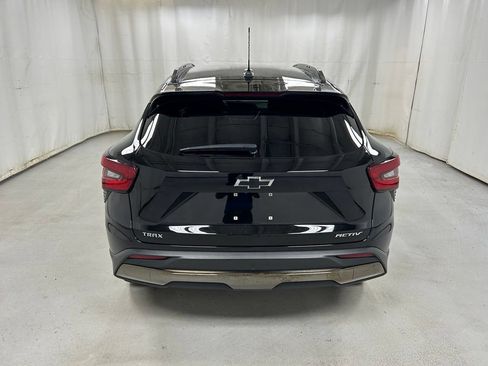 Used 2024 Chevrolet Trax ACTIV w/ Driver Confidence Package FWD image 5