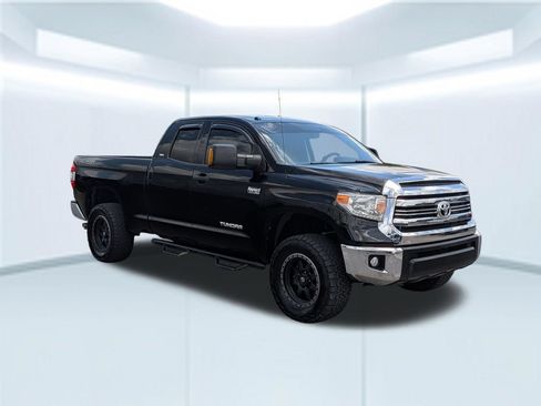 Used 2017 Toyota Tundra SR5 w/ TRD Off Road Package AWD/4WD image 8