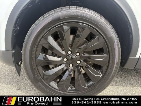 Used 2020 Land Rover Discovery Sport SE image 30