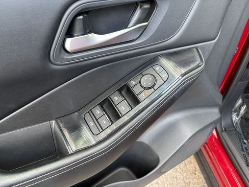 Used 2025 Nissan Rogue SV AWD/4WD image 21