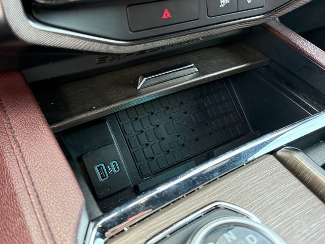 Used 2022 Ford Expedition Limited RWD image 19